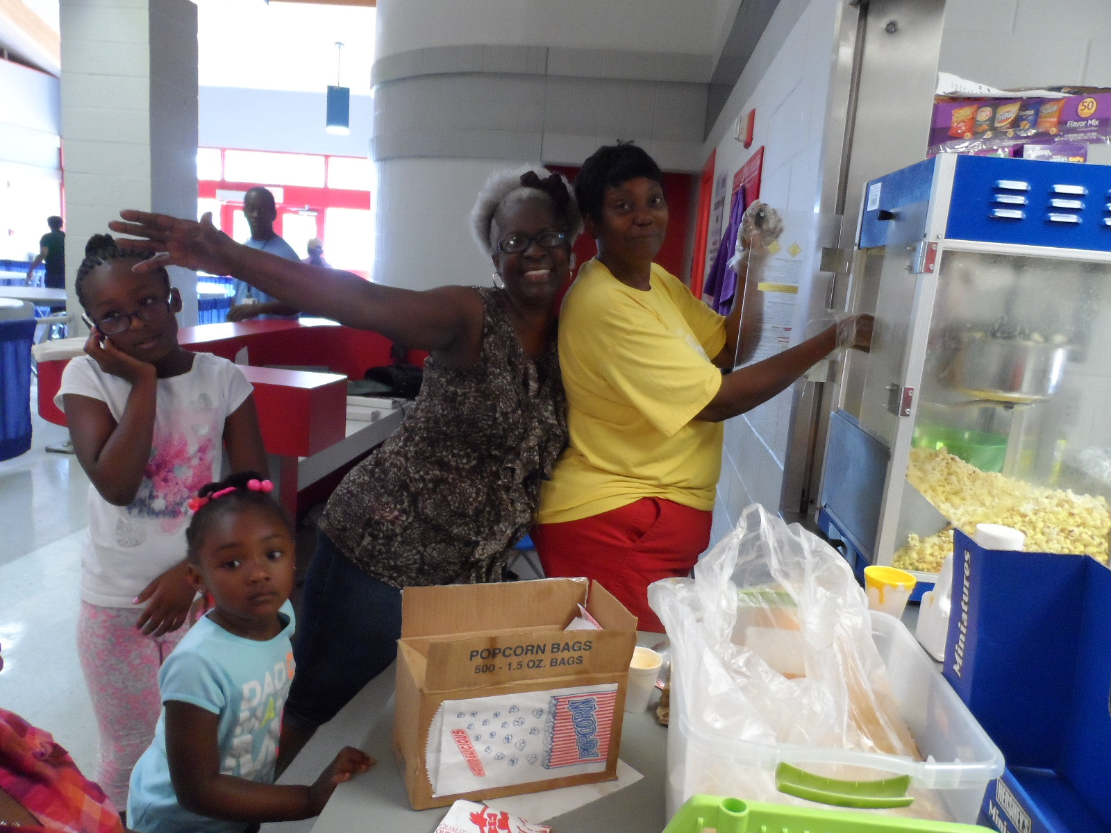 Spar workers cutting up